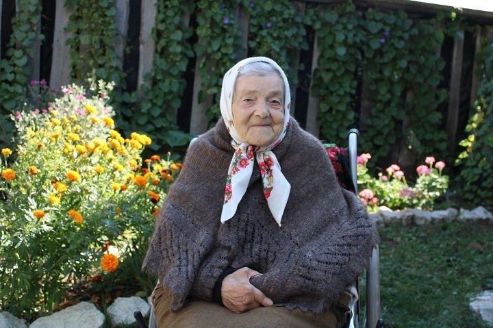 Раиса Тихоновна Зяблова 1933 елда Екатерина Бистәсендә туа. 